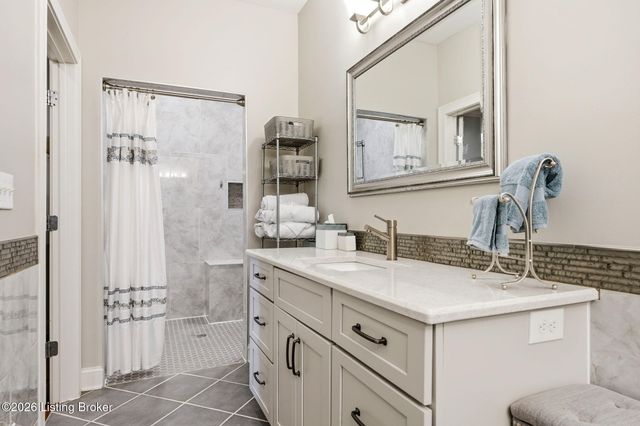 5913 Mason Blvd, Prospect, KY 40059