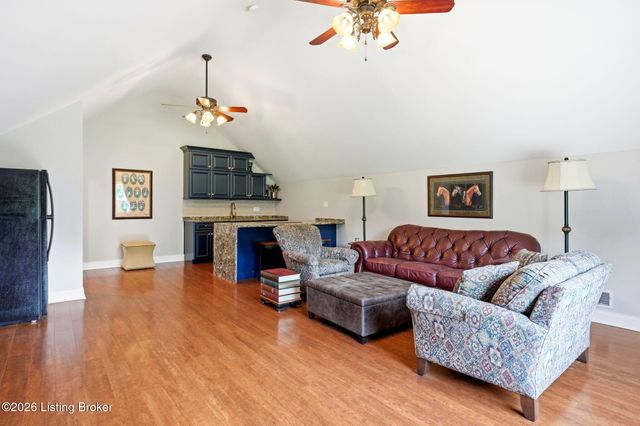 5913 Mason Blvd, Prospect, KY 40059