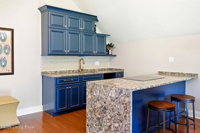5913 Mason Blvd, Prospect, KY 40059