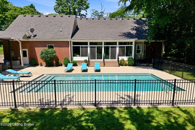 5913 Mason Blvd, Prospect, KY 40059