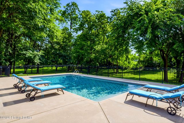 5913 Mason Blvd, Prospect, KY 40059