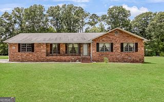 7033 Three Oaks Drive W, Macon, GA 31216