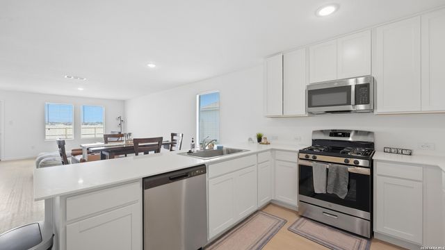 3159 DISPATCH DR, New Braunfels, TX 78130