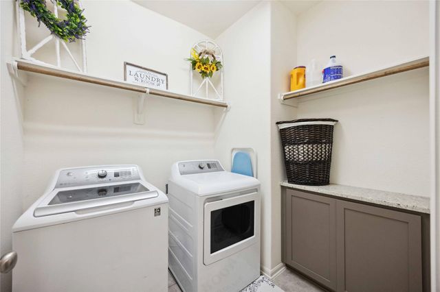 323 Biltmore Loop, Montgomery, TX 77316