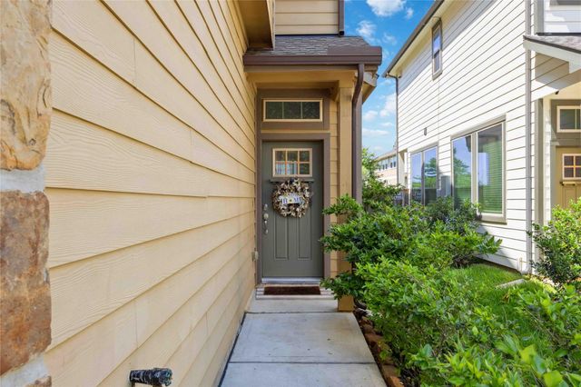 323 Biltmore Loop, Montgomery, TX 77316
