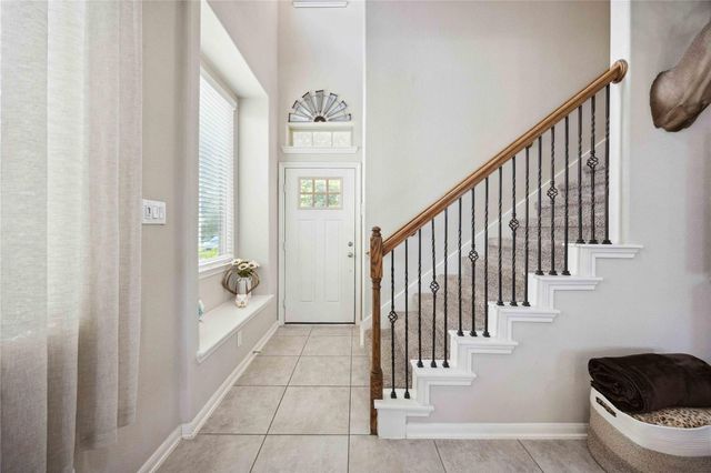 323 Biltmore Loop, Montgomery, TX 77316