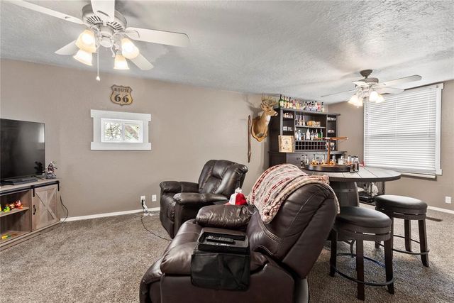 1405 Saber Lane, Weatherford, OK 73096