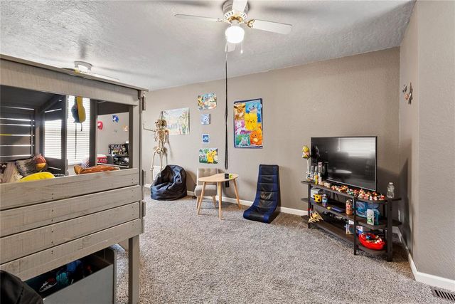 1405 Saber Lane, Weatherford, OK 73096