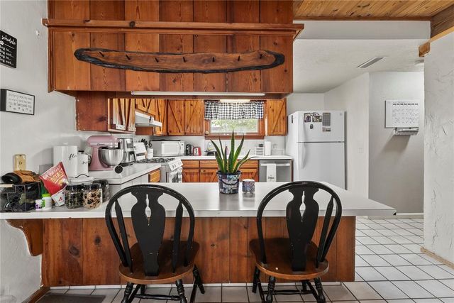 1405 Saber Lane, Weatherford, OK 73096