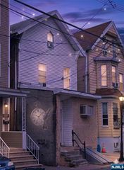 150 Garside Street, Newark, NJ 07104