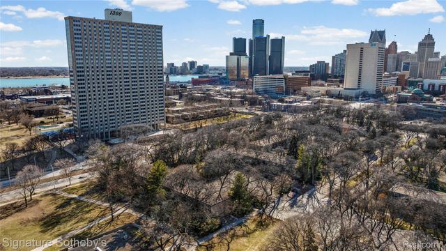 1400 Joliet Place, Detroit, MI 48207