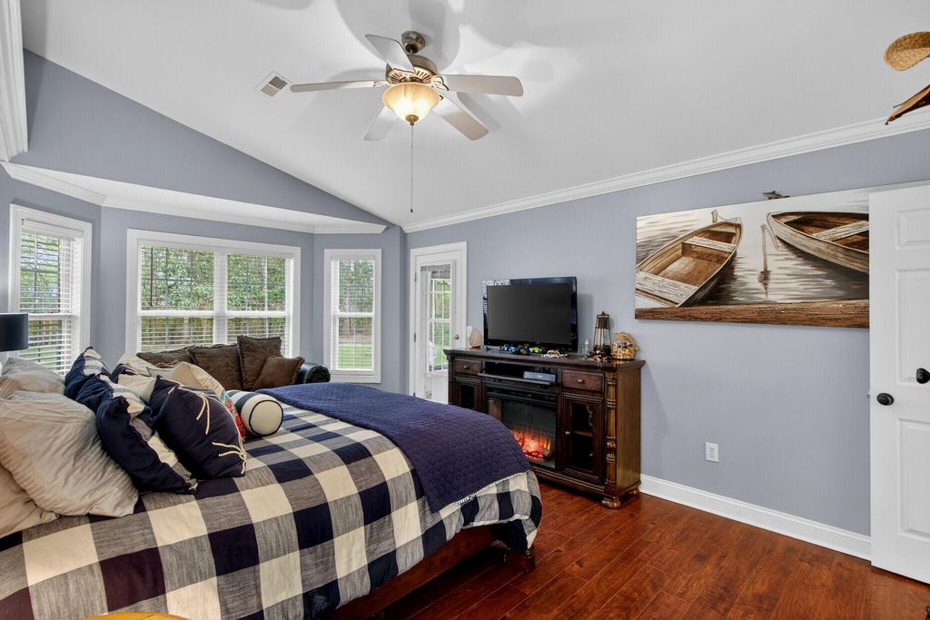 Image 18 of property listing at 139 Charpia Avenue, Summerville, SC 29483