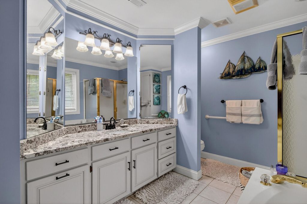 Image 20 of property listing at 139 Charpia Avenue, Summerville, SC 29483