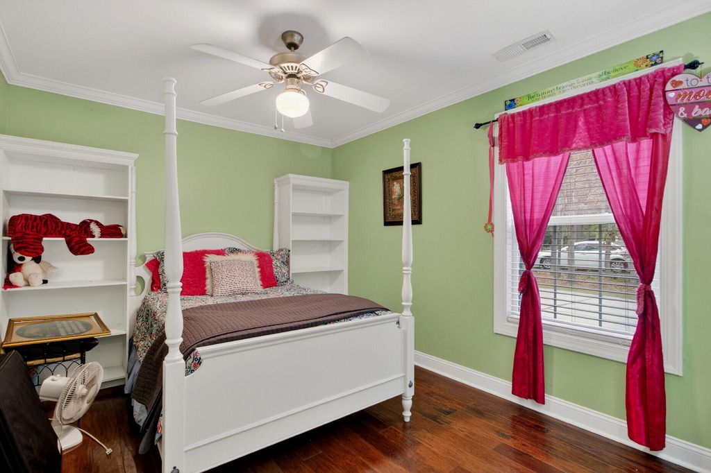 Image 27 of property listing at 139 Charpia Avenue, Summerville, SC 29483