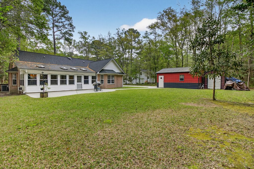 Image 36 of property listing at 139 Charpia Avenue, Summerville, SC 29483