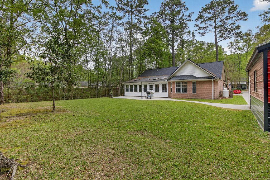 Image 37 of property listing at 139 Charpia Avenue, Summerville, SC 29483