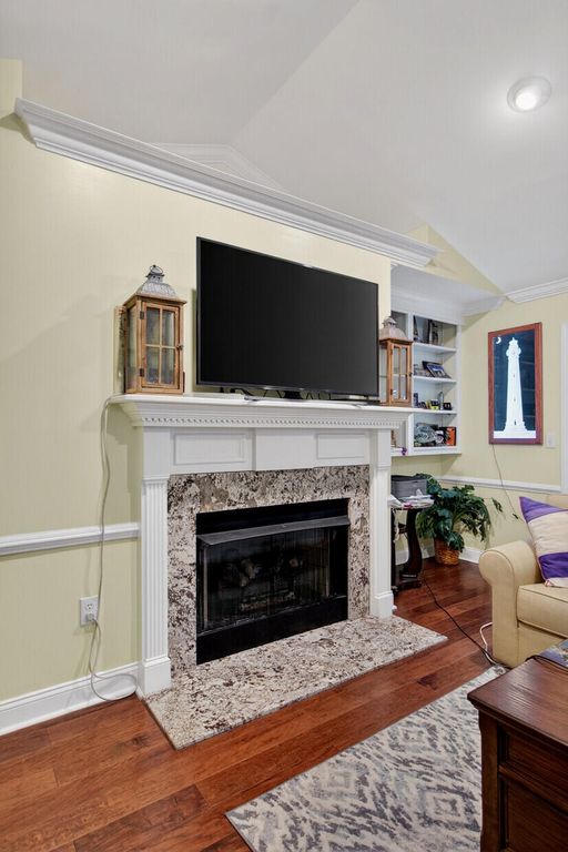 Image 9 of property listing at 139 Charpia Avenue, Summerville, SC 29483