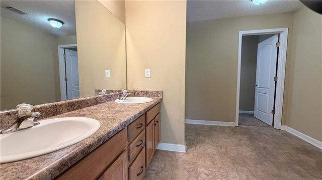 2000 Village Run Drive, Mcdonough, GA 30252