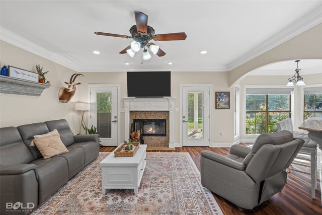 313 Leigh Lane, Stonewall, LA 71078