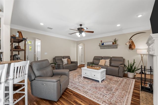 313 Leigh Lane, Stonewall, LA 71078