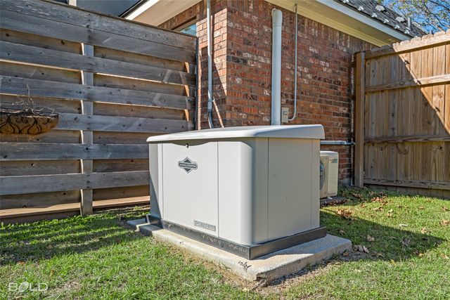 313 Leigh Lane, Stonewall, LA 71078