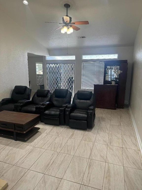Image 5 of property listing at 546 Cuesta Court, Soledad, CA 93960