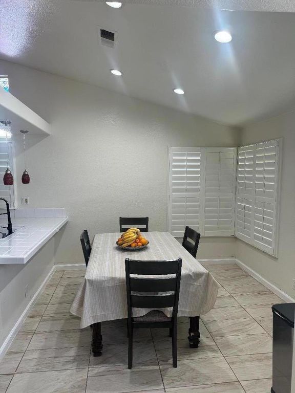 Image 7 of property listing at 546 Cuesta Court, Soledad, CA 93960