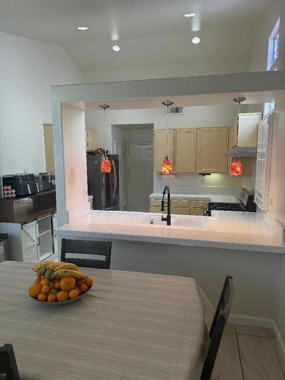 Image 8 of property listing at 546 Cuesta Court, Soledad, CA 93960