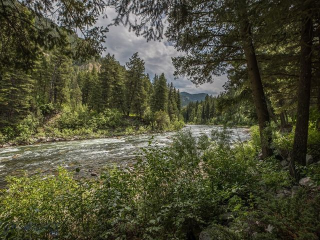 64370 Gallatin Road, Gallatin Gateway, MT 59730