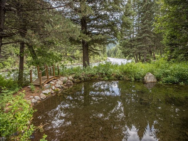 64370 Gallatin Road, Gallatin Gateway, MT 59730