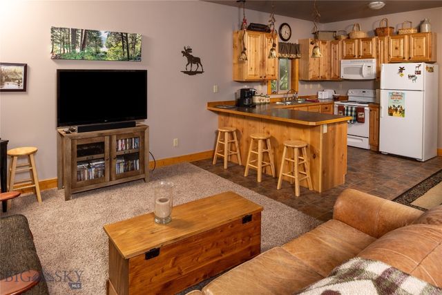 64370 Gallatin Road, Gallatin Gateway, MT 59730