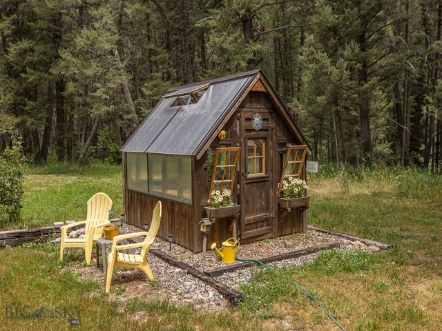 64370 Gallatin Road, Gallatin Gateway, MT 59730