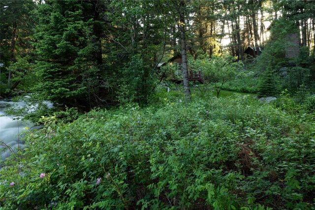 64370 Gallatin Road, Gallatin Gateway, MT 59730