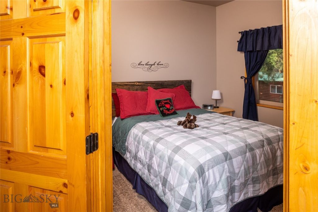 64370 Gallatin Road, Gallatin Gateway, MT 59730 photo 35