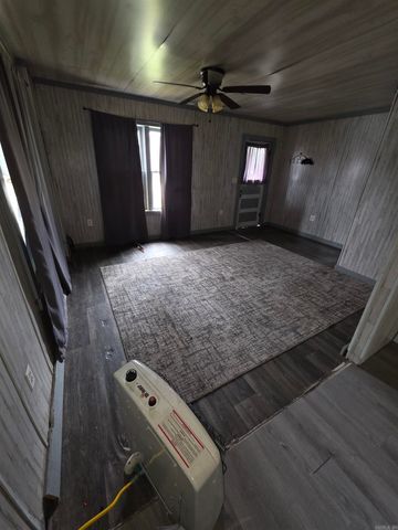 907 S Reine, Mena, AR 71953