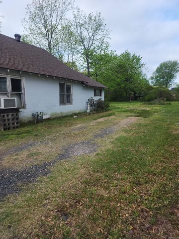 907 S Reine, Mena, AR 71953
