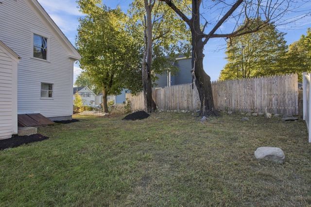 41 Arnold St, Methuen, MA 01844