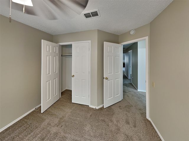 221 Seegers Drive, Arlington, TX 76018