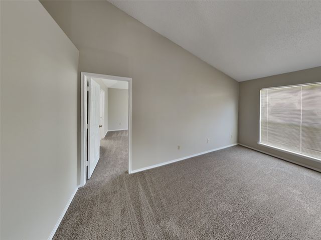 221 Seegers Drive, Arlington, TX 76018