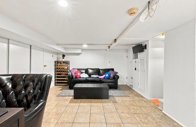 87 SHERMAN PL, Jc, Heights, NJ 07307