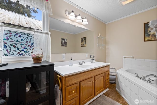346 Twin Oaks Road, Chehalis, WA 98532