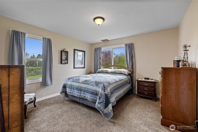 346 Twin Oaks Road, Chehalis, WA 98532