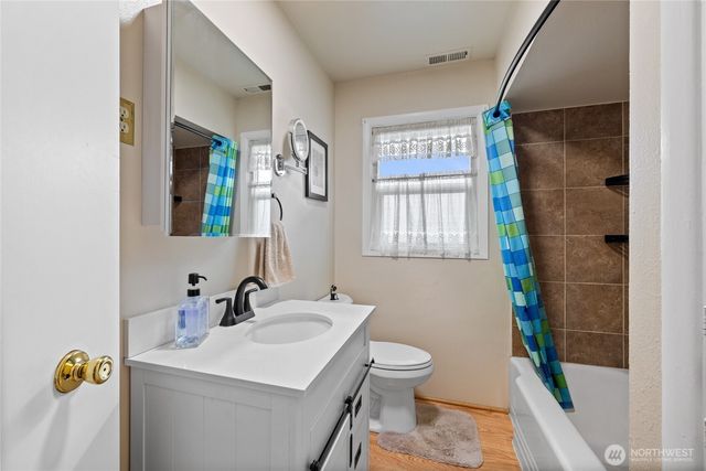 346 Twin Oaks Road, Chehalis, WA 98532