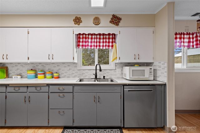 346 Twin Oaks Road, Chehalis, WA 98532