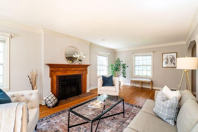 5007 N Santa Monica BOULEVARD, Whitefish Bay, WI 53217