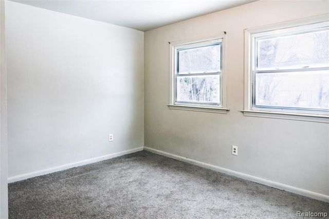 7260 Auburn Street, Detroit, MI 48228