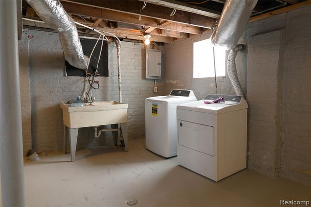 7260 Auburn Street, Detroit, MI 48228