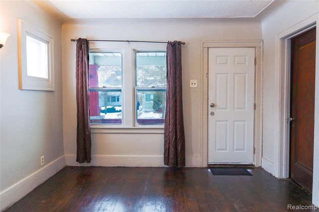 7260 Auburn Street, Detroit, MI 48228