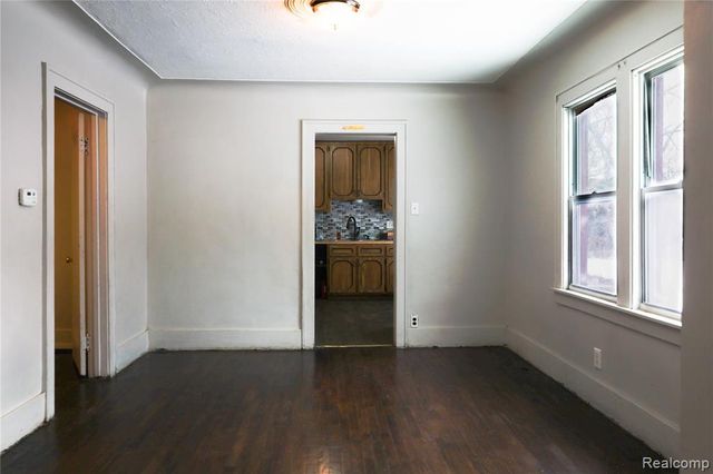 7260 Auburn Street, Detroit, MI 48228