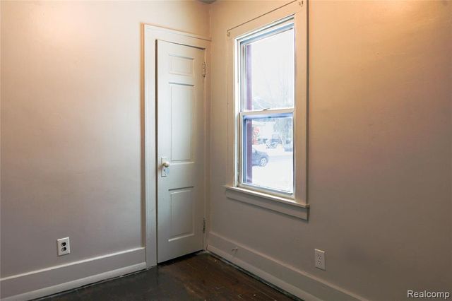 7260 Auburn Street, Detroit, MI 48228